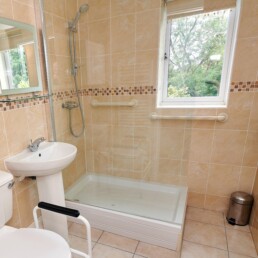 Standon Gardens Extra Care Apartments Tamworth – Bathroom