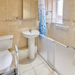 Standon Gardens Extra Care Apartments Tamworth – Bathroom